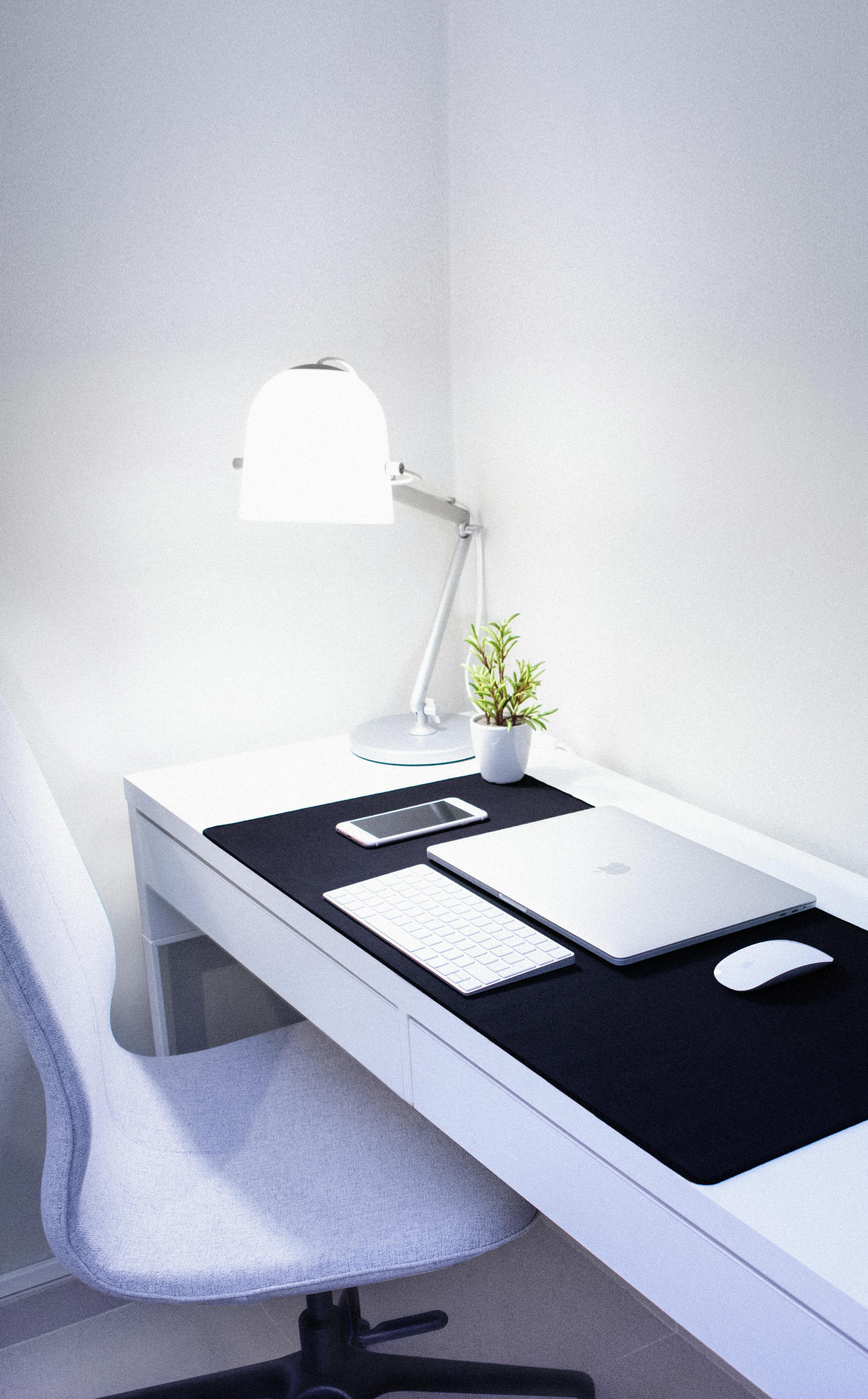 Table lamp